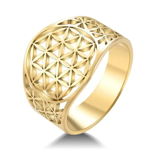 Bague en or ornée d’un motif géométrique sacré de la fleur de vie.