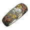 Bague décorative en métal présentant des fleurs et des libellules gravées dans des finitions métalliques mixtes.