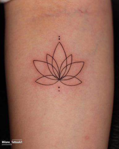 Tatouage Fleur de Lotus: Signification et Exemples