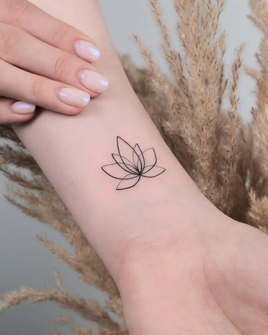 Tatouage Fleur de Lotus: Signification et Exemples