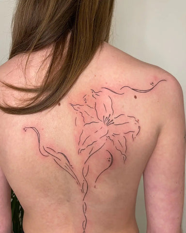 Tatouage Fleur de Lys: Signification et Exemples