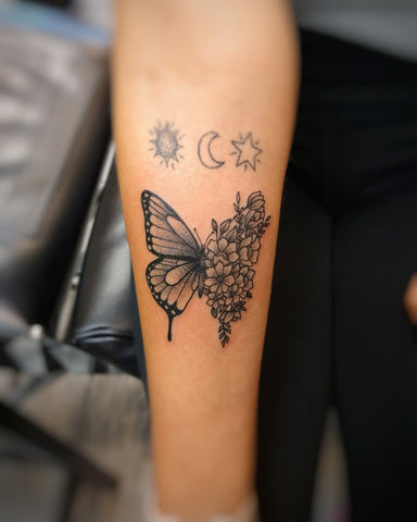 Tatouage Papillon Fleur: Signification et Exemples