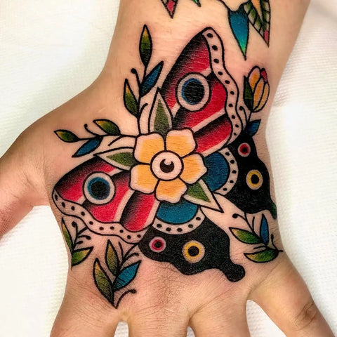 Tatouage Papillon Fleur: Signification et Exemples