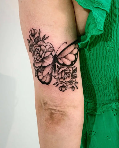 Tatouage Papillon Fleur: Signification et Exemples