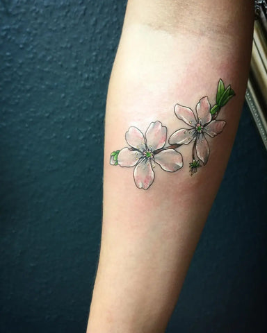 Fleur de Naissance Tatouage: Significations et Idées mois