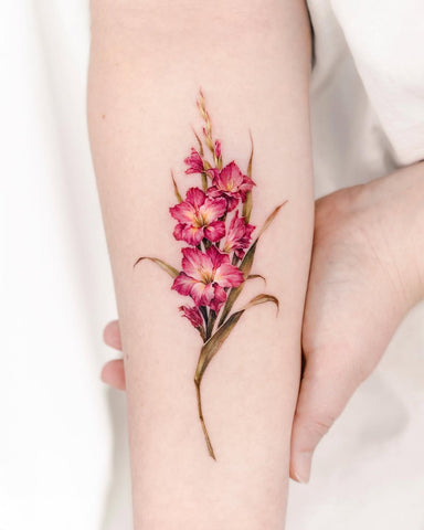Fleur de Naissance Tatouage: Significations et Idées mois