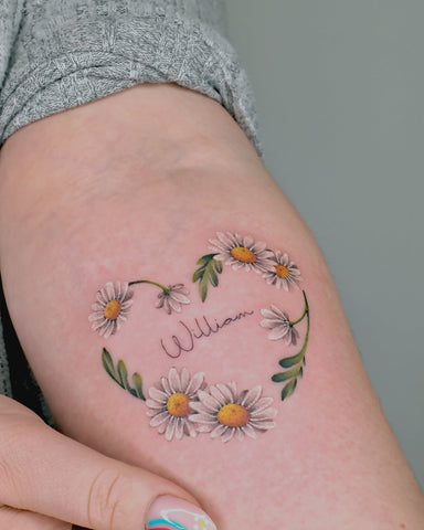 Fleur de Naissance Tatouage: Significations et Idées mois