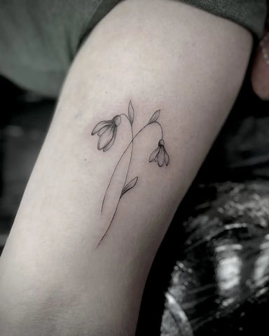 Fleur de Naissance Tatouage: Significations et Idées mois