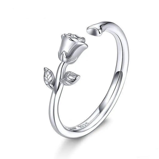 Bague rose argentée.