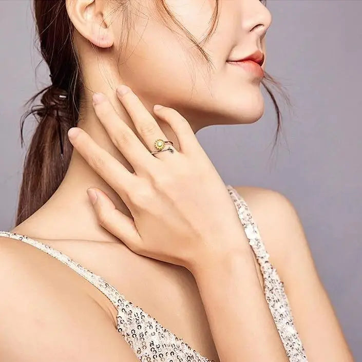 Bague en or de forme circulaire.