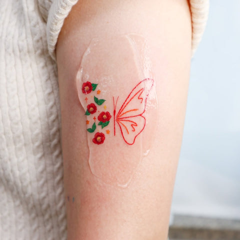 Tatouage Papillon Fleur: Signification et Exemples