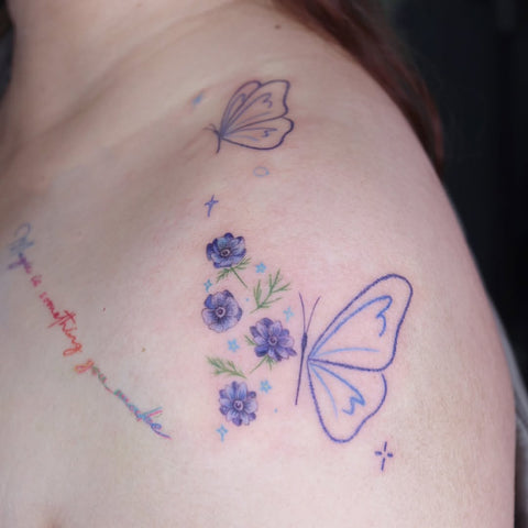 Tatouage Papillon Fleur: Signification et Exemples