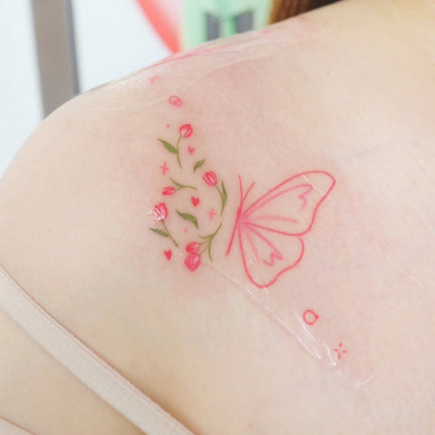 Tatouage Papillon Fleur: Signification et Exemples