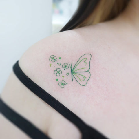 Tatouage Papillon Fleur: Signification et Exemples
