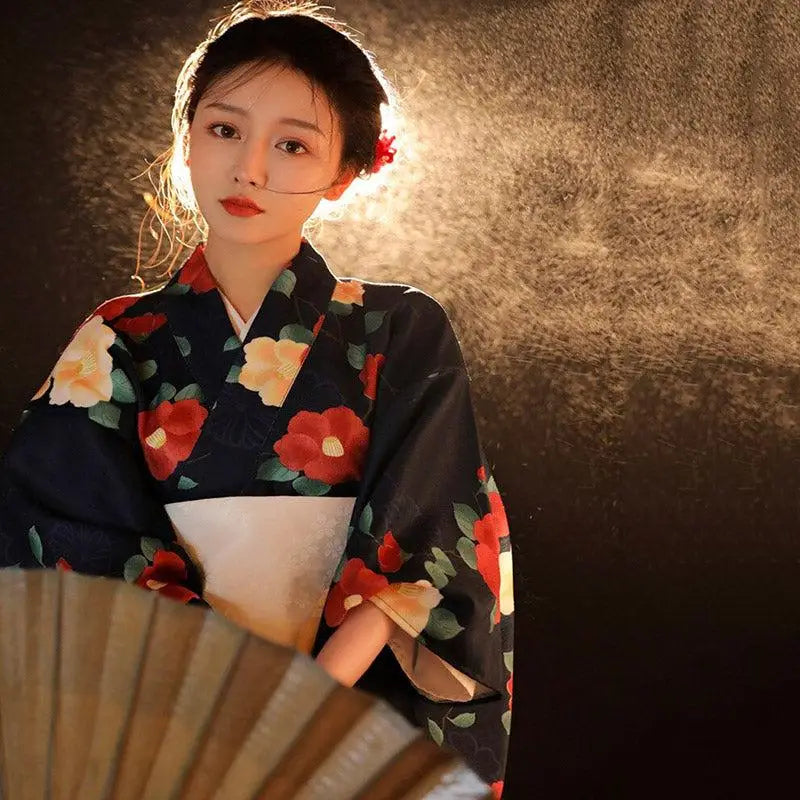 Kimono Traditionnel Noir Japonais Fleuri | Dame Fleur