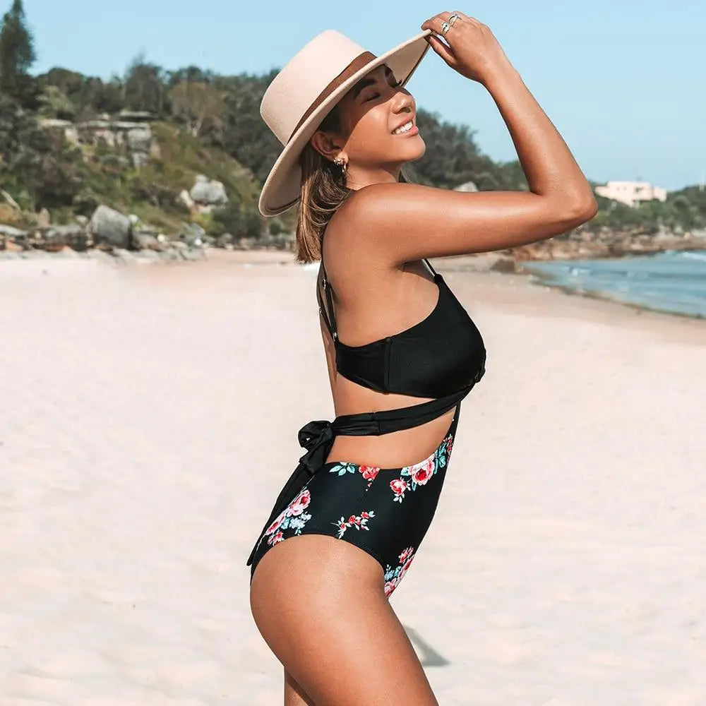 Maillot de bain noir fleur rose | Dame Fleur