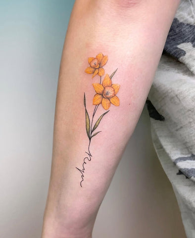 Fleur de Naissance Tatouage: Significations et Idées mois