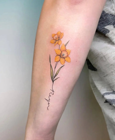 Fleur de Naissance Tatouage: Significations et Idées mois